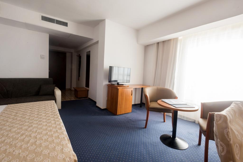 Savoy Hotel ママイア エクステリア 写真